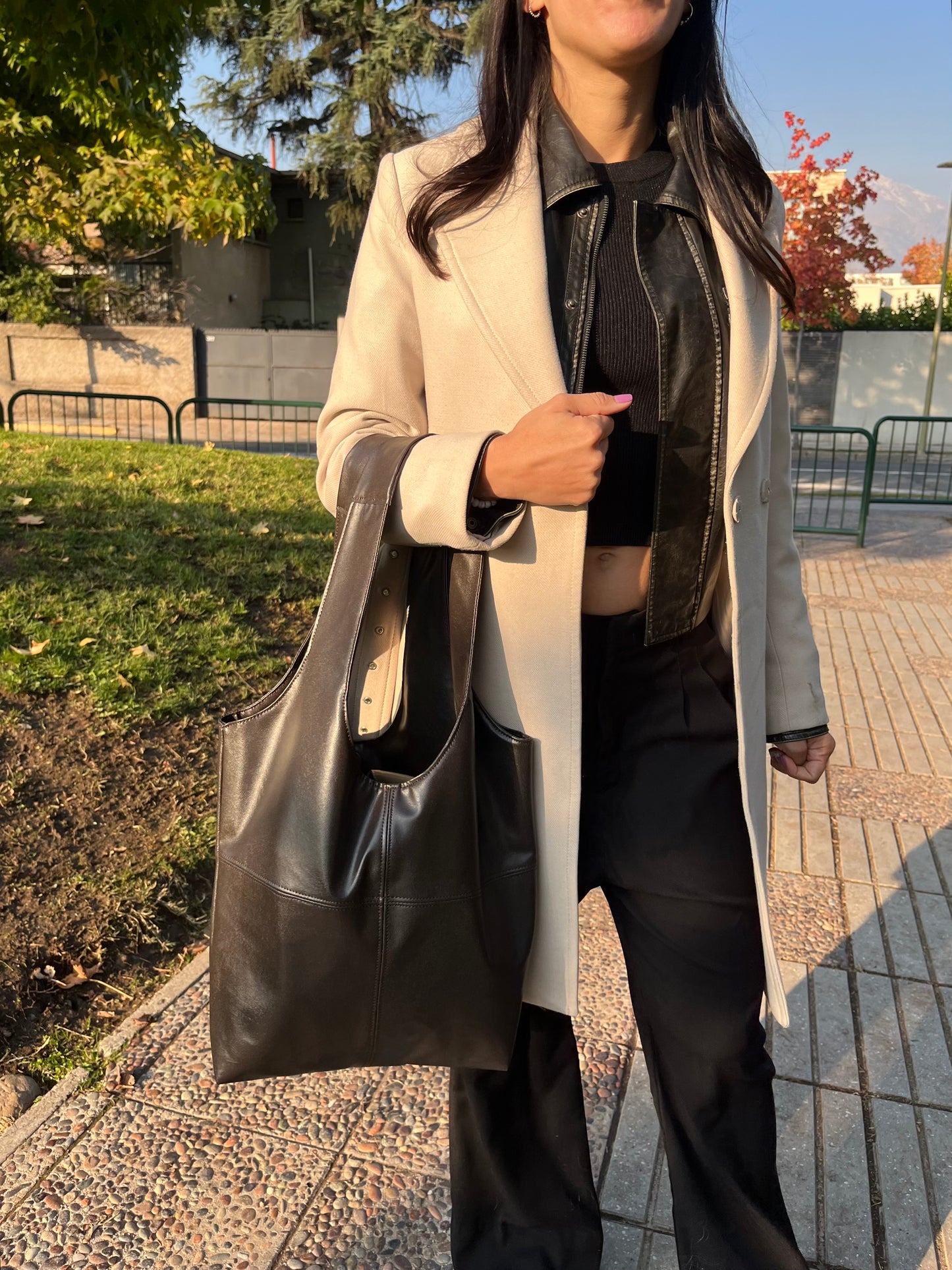 MOCCA HANDLE BAG